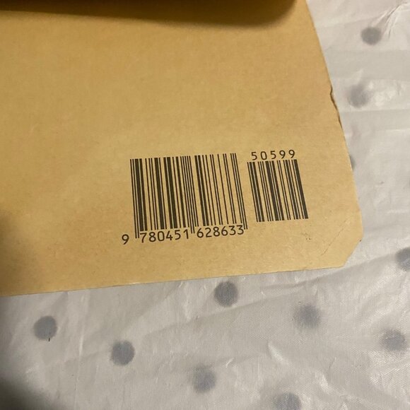 Growing Up Female: Stories By Women Writers - Picture 6 of 15